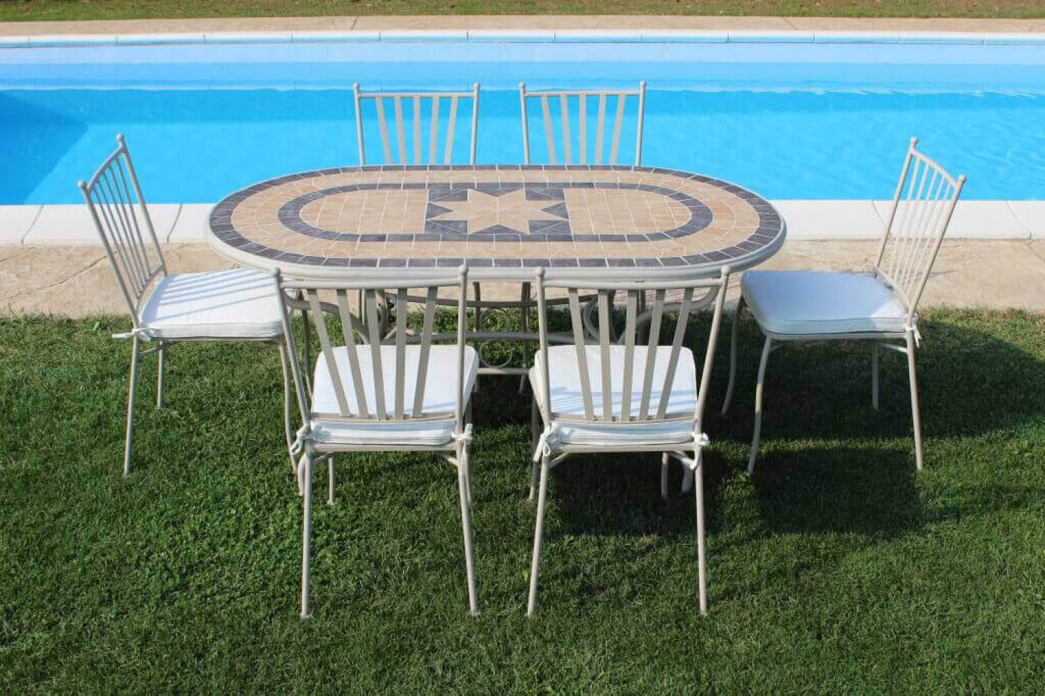 Juno chair with cushion