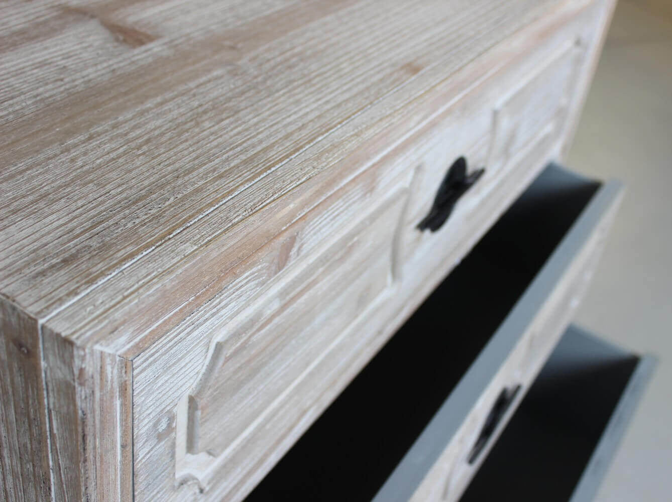 3-drawer cabinet with iron legs