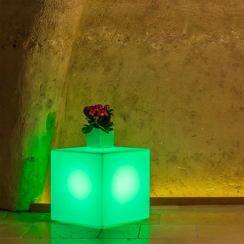 Cubo 40 x 40 x 40 luminoso indus con led multicolor e batteria solare